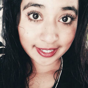 Meet your Posher, Itzel